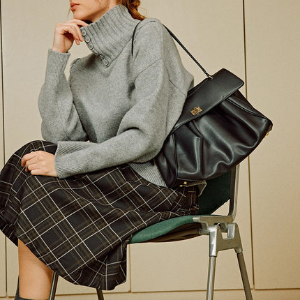 Sophisticated, High-capacity Tote Bag